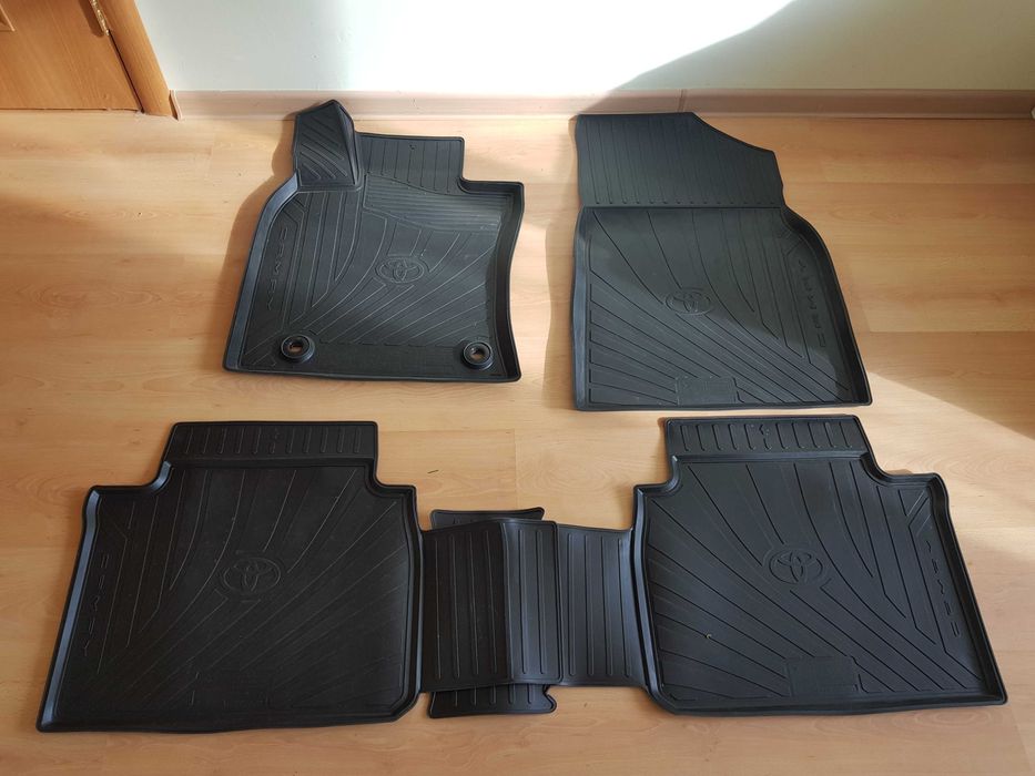 Продам оригинальные коврики Камри 70, 75, 80