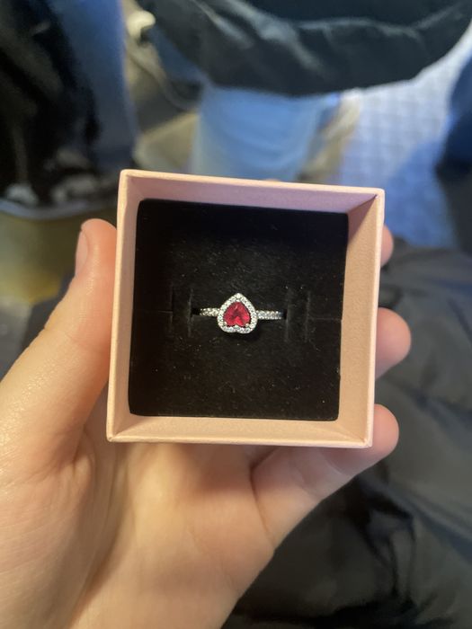 Inel pandora nou la cutie