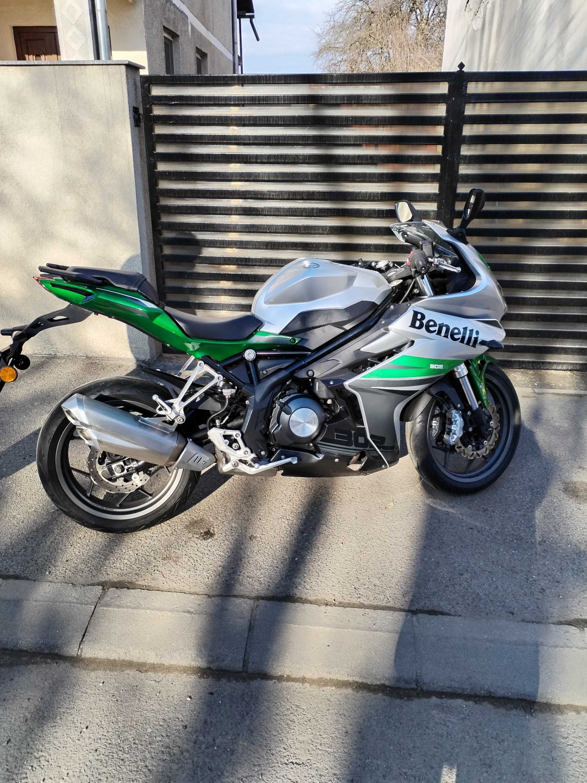 Motocicleta benelli 302R 2019