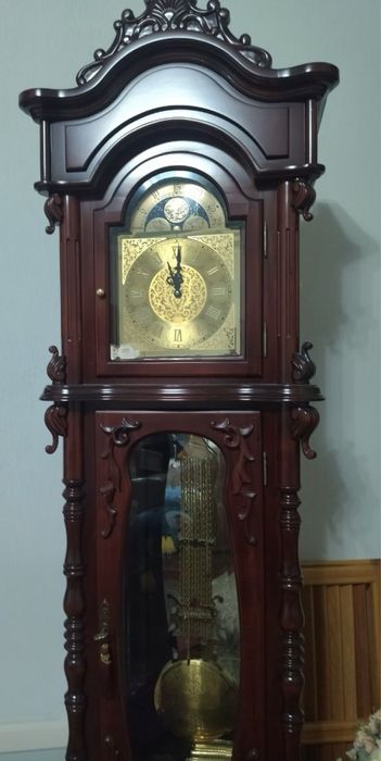 Срочно продам часы в отличном состоянии