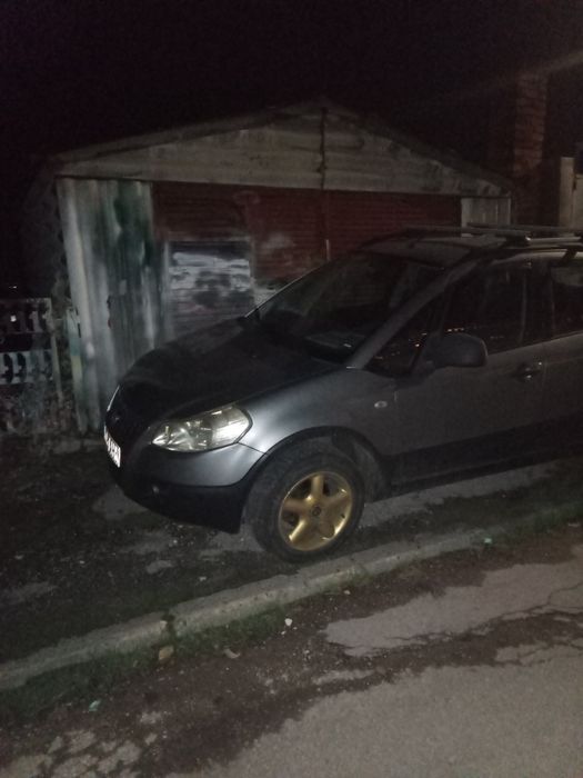 Лек автомобил Фиат седичи