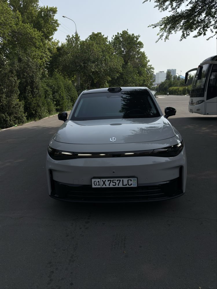 Leapmotor C10 Komfort Full pozitsiya