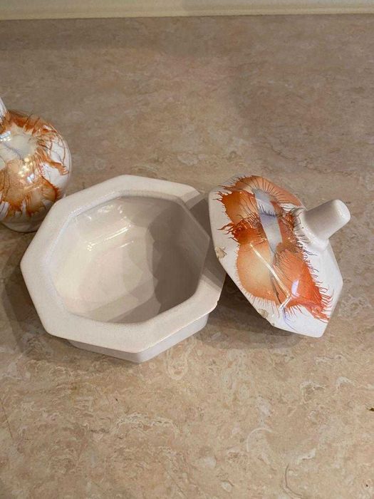 Сет с чаени чаши, чайник, каничка, захарница