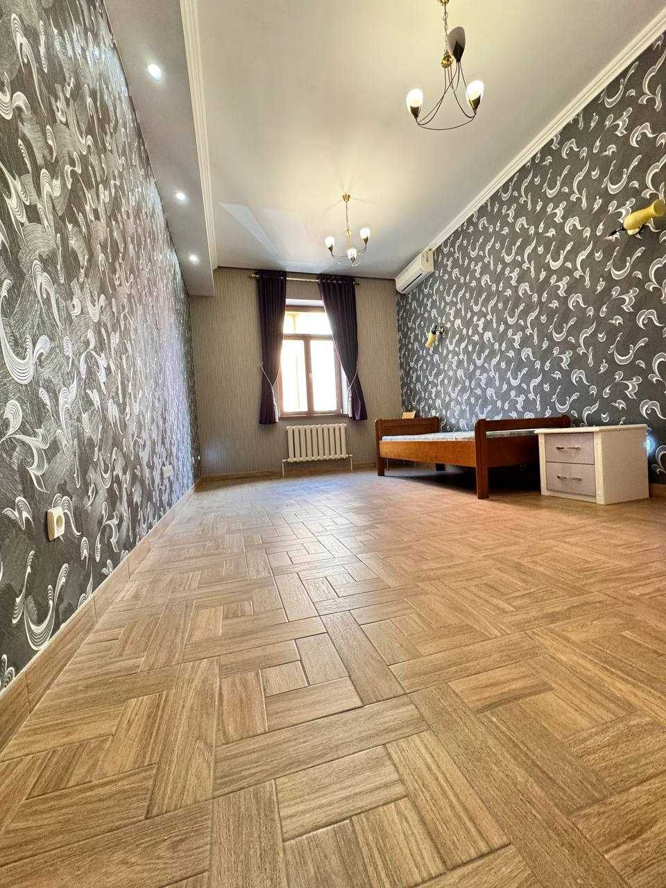 4-х комнатная квартира на Чехова (рабочий лифт есть)  ID: 2448