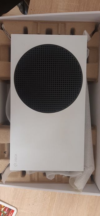 XBox seria S 512 GB SSD + cititor dvd Sony pentru jocuri + doua jocuri