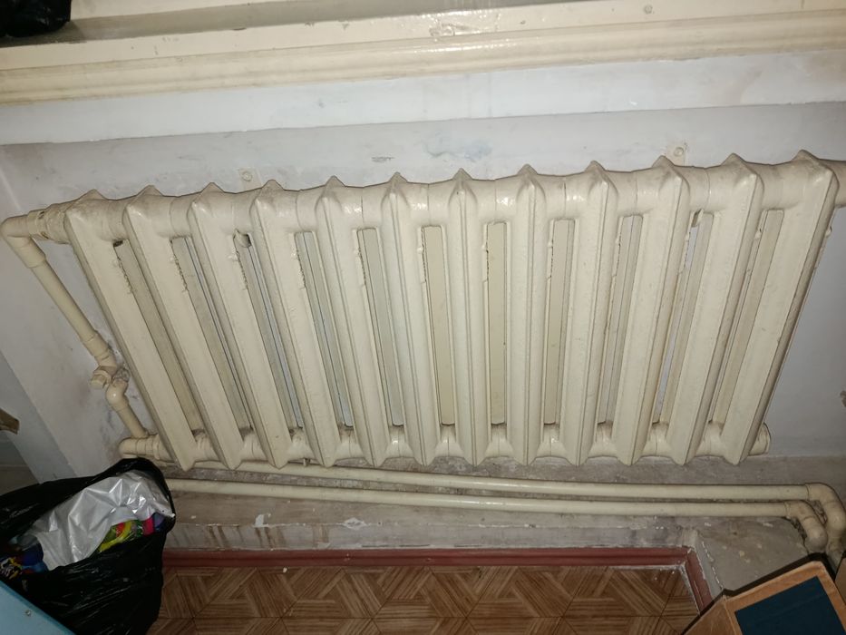 Продам рабочие чугунные батареи