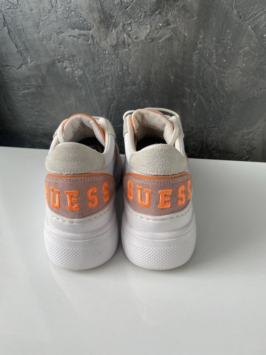 GUESS обувки нови