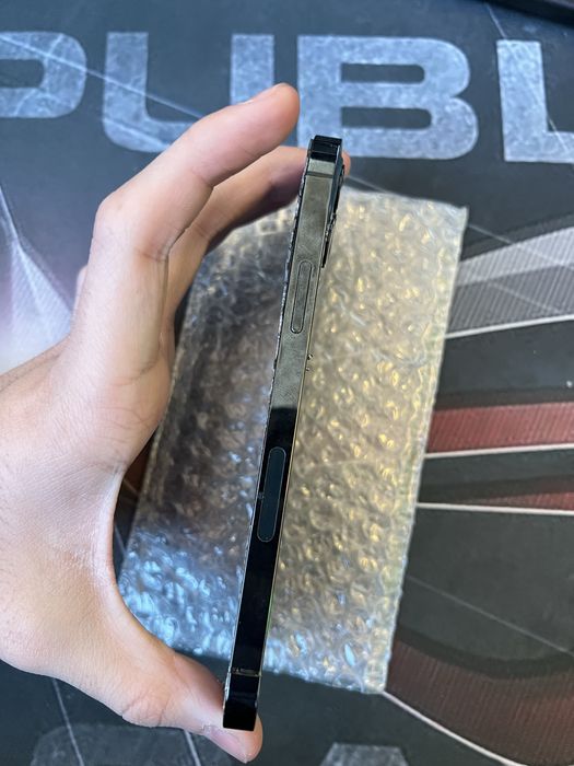 Iphone 12 pro zapchastga boladi