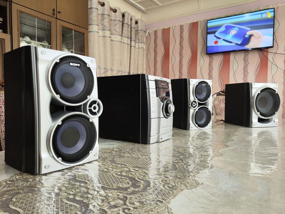 Sony 2.1 disk kaseta aux radio hammasi ishlaydi Subwooferli holati zo‘