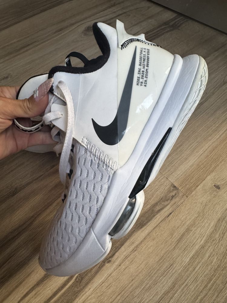 Оригинални маратонки Nike LEBRON WITNESS V! 42,5 н