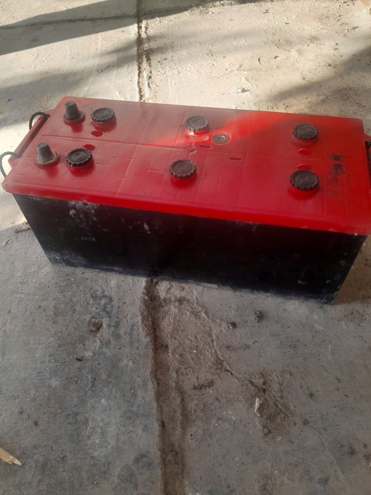 Akumlator sotiladi