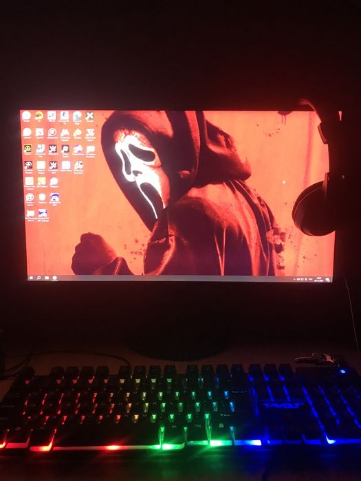 Компьютеры игровой + Фри фаер олд аккаунт