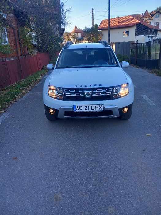 Vând Dacia duster