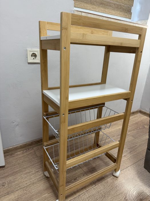 Етажерка на колела