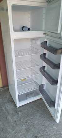 Vând frigider artic