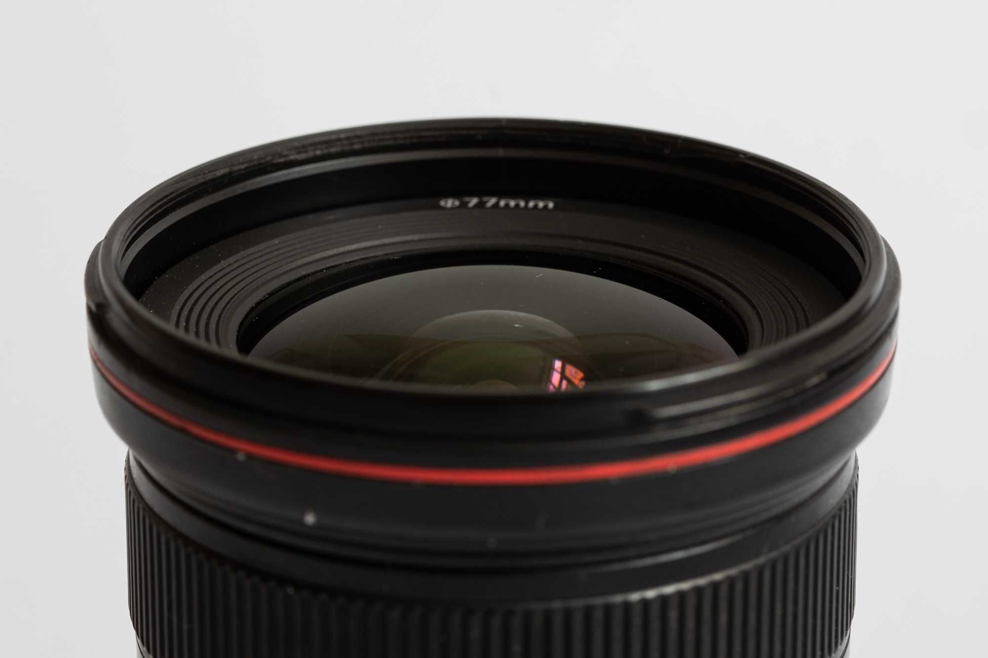 Продавам обектив Canon EF 17-40 f/4 L USM