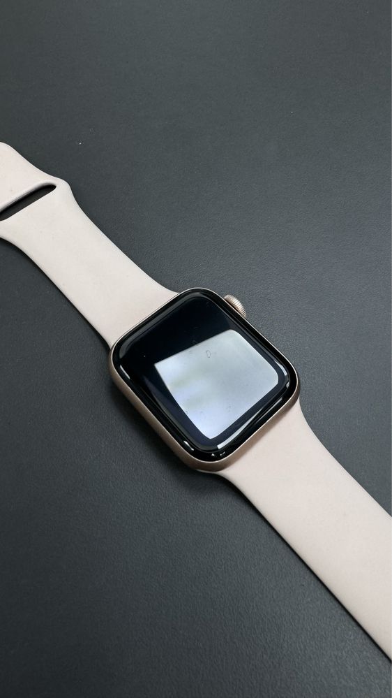 Продам Apple Watch серия 5 (GPS)