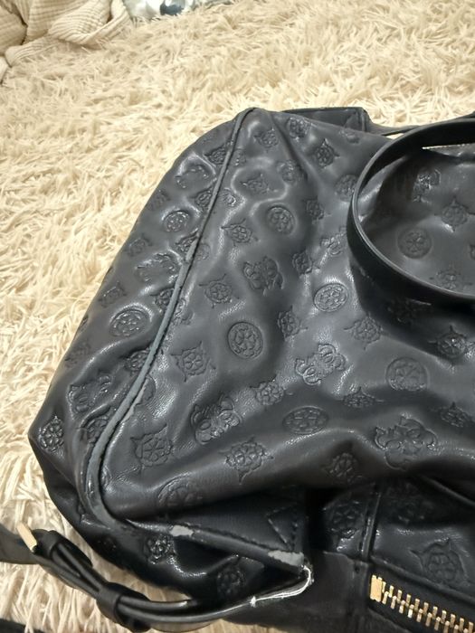 Дамска раница на Guess