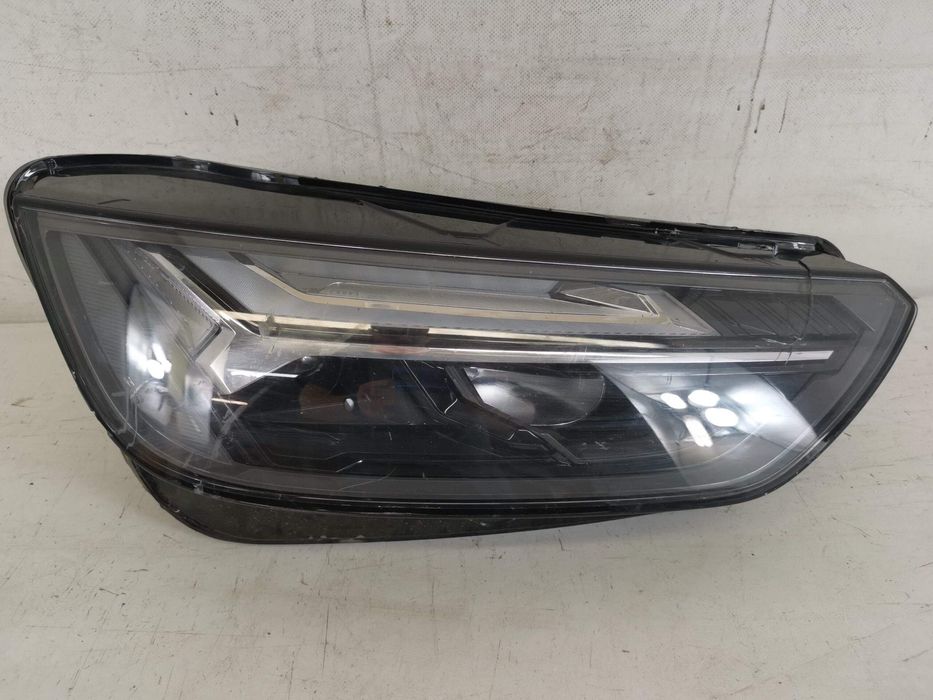 Фар Дясно Пълен Лед Ауди Q5 2 [фейслифт] [ - ] Оригинален Авариран Far