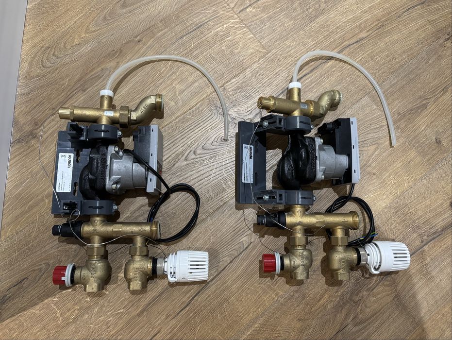 Grupuri de pompare si amestec Uponor Fluvia T PUSH-23-B-W (2 buc)