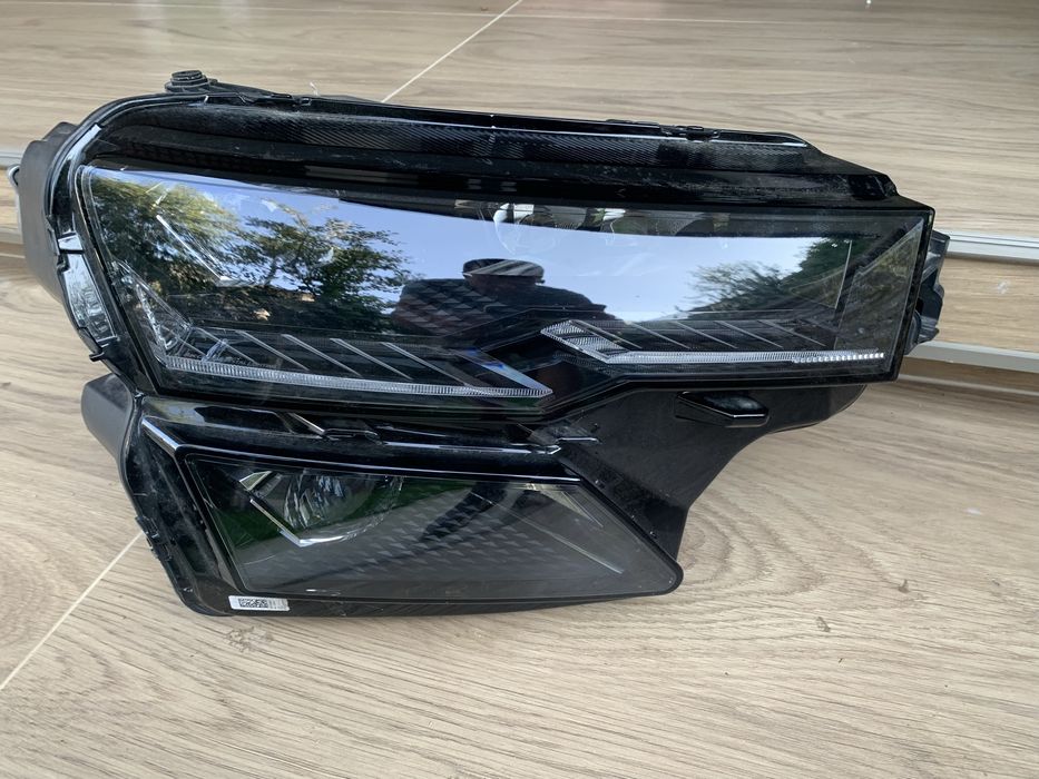Far Skoda Karoq/dreapta an 2018/2019/2020/2021/2022/2023/2024/2025