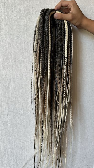 Продам 3 шт разные конекалон косички б/у