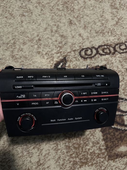 Оригинално радио за Мазда 3 2005г.
