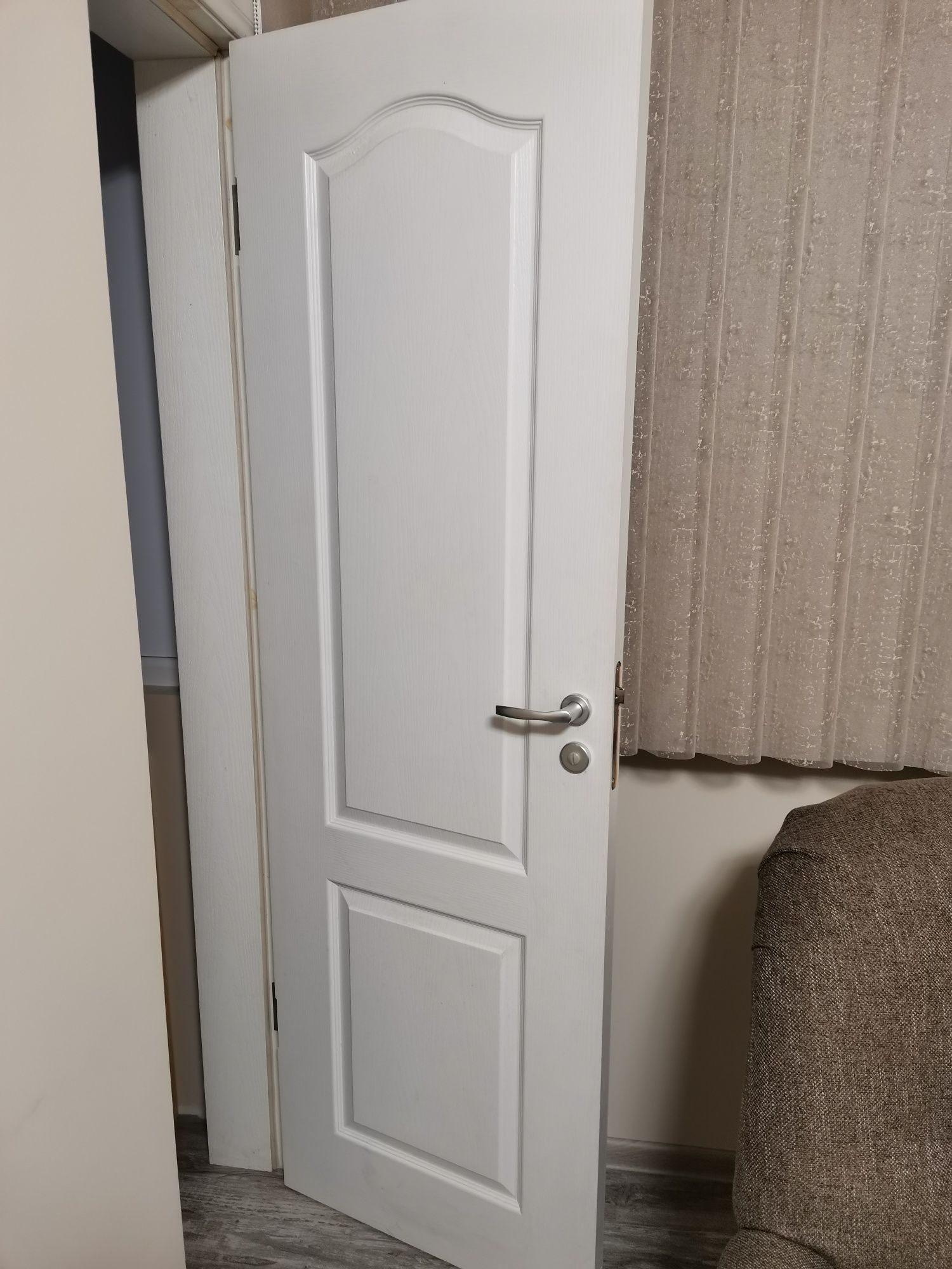 Врата интериорна с каса