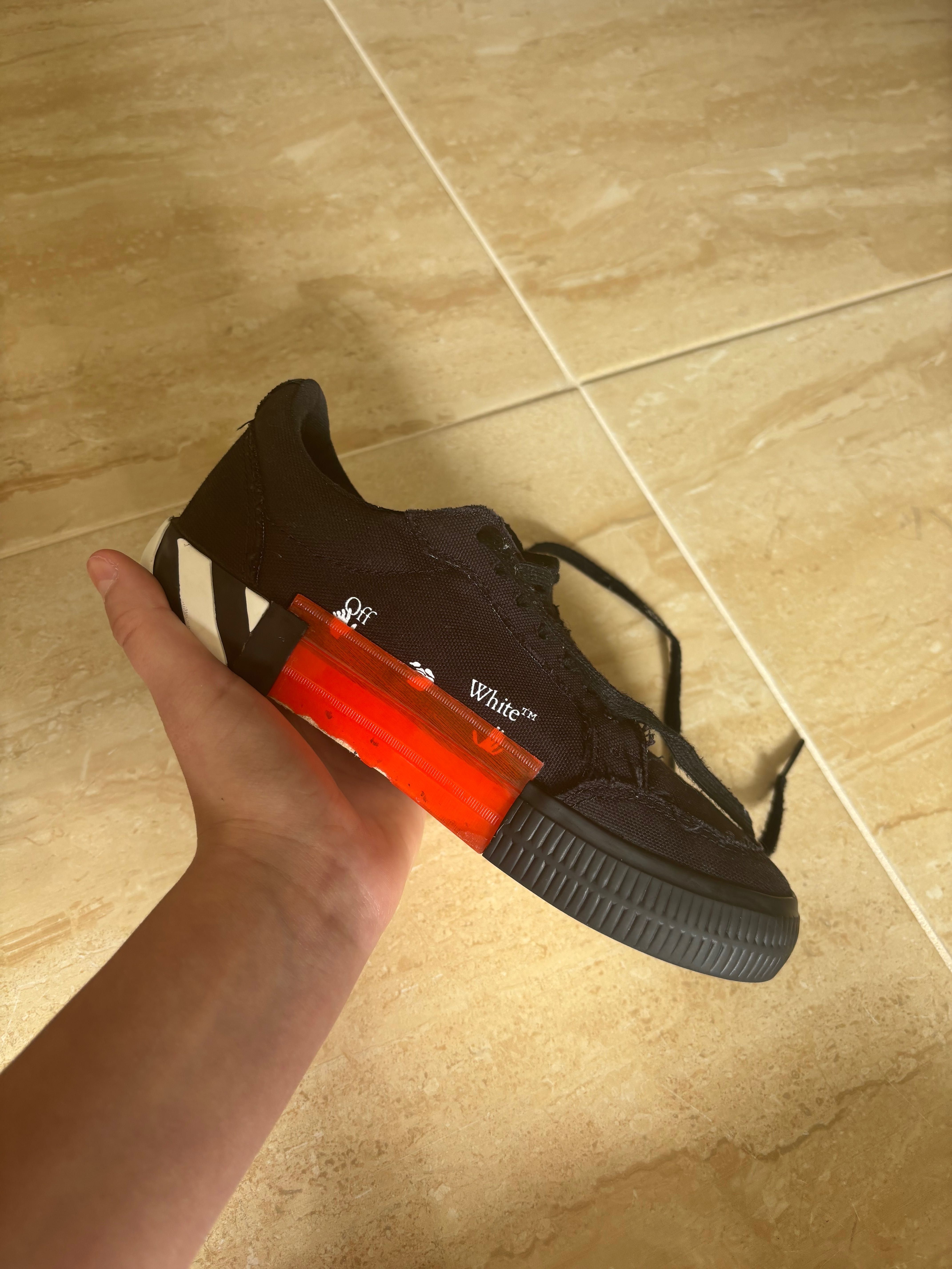 Air Force-200 lei,off white-200 lei,New balance 550-150,Sky Jordan-150