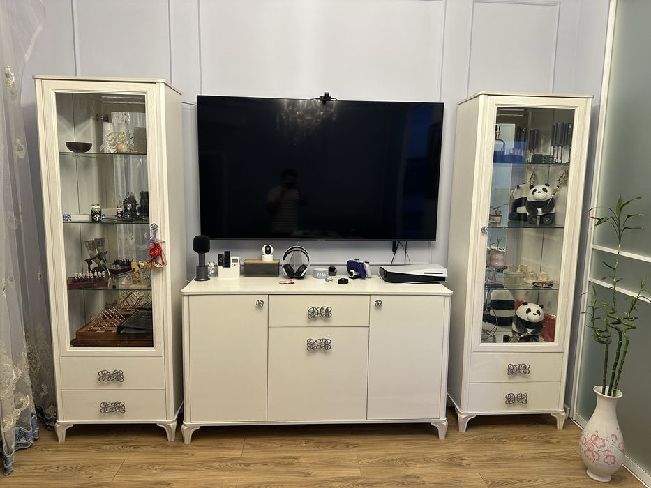 Продам тумбу для телевизора и два шкафа