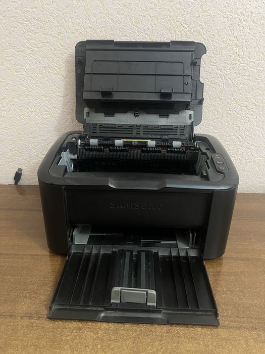 Продантся принтер Samsung
