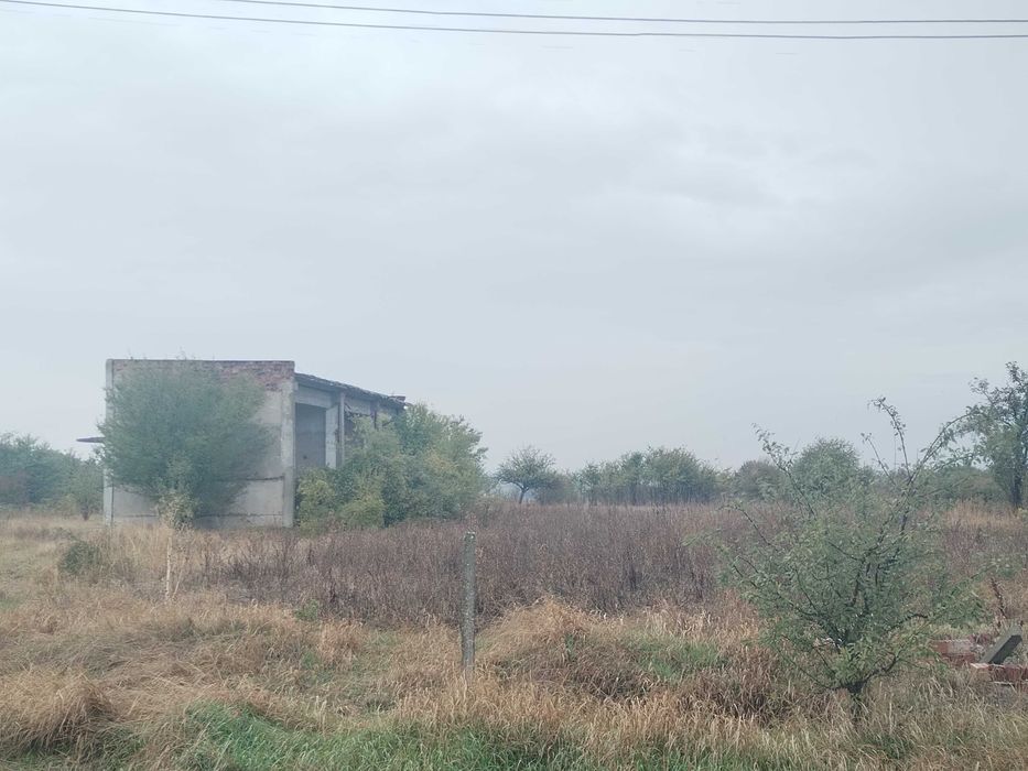 Сгради в промишлена зона в регулация