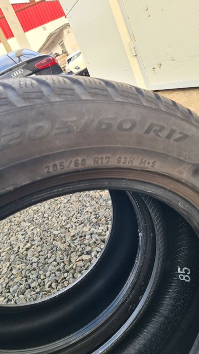 Vand anvelope iarna Pirelli SottoZero 3, 205.60 R17, 7mm !!