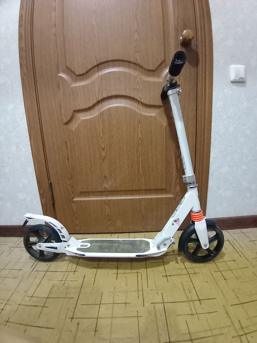 Самокат с задним тормозом