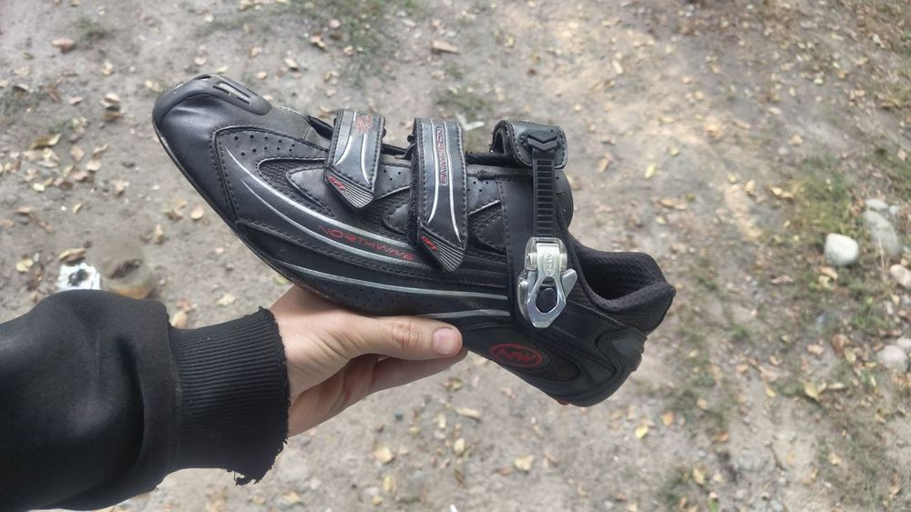 Шоссейная обувь.