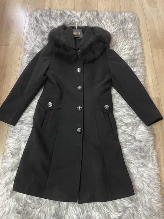 haina de stofa neagra