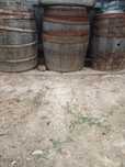 Vand 3 butoaie din lemn stejar pt vin