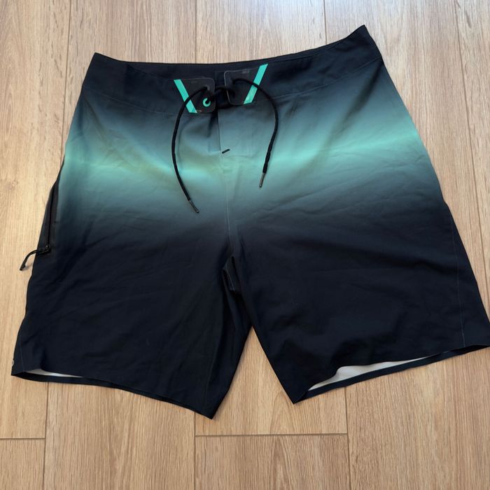 Pantaloni scurți de plajă