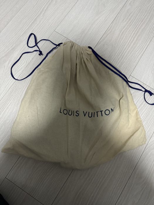 Geantă Louis Vuitton