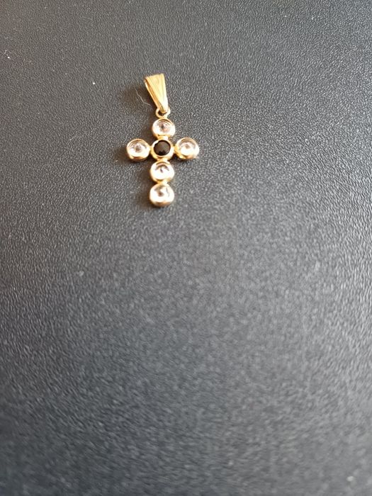 Medalion de aur galben de 18 k