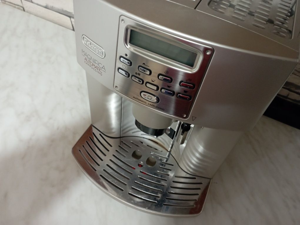 expresor / espressor DeLonghi