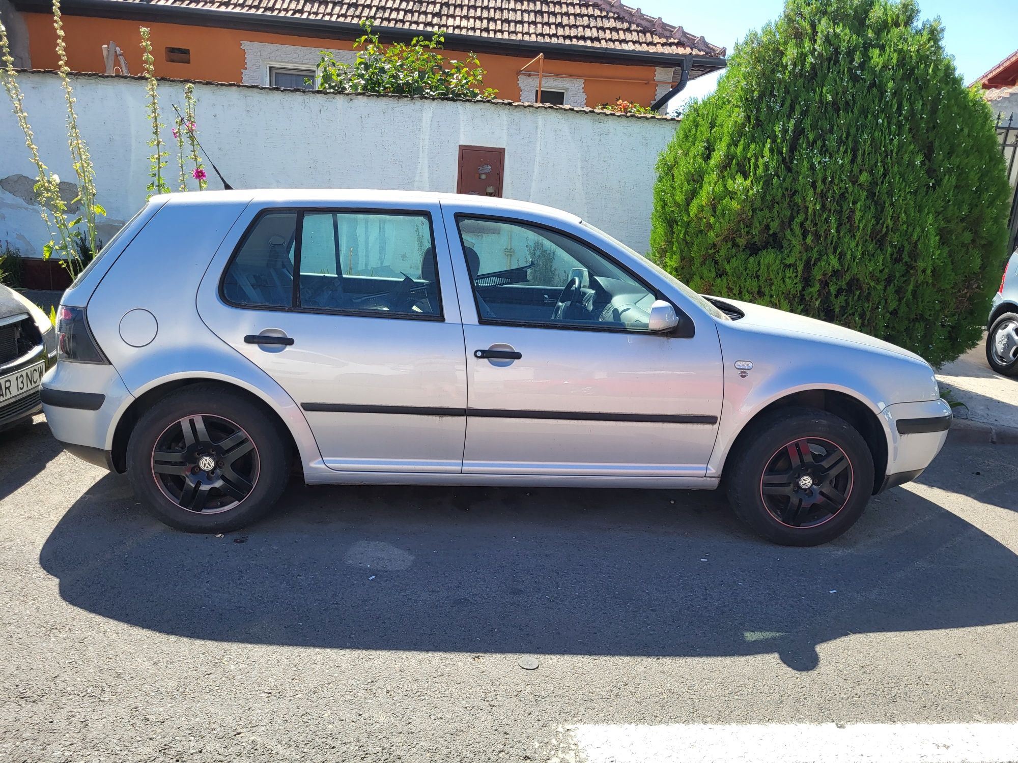 Dezmembrez Golf 4 1.4 benzina 16v 75 cp an 2002 cod mot AKQ