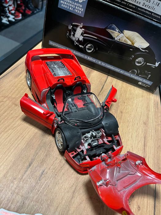 Метална колекционерска количка  модел FERRARI F 50 Cabrio 1:18  мащаб