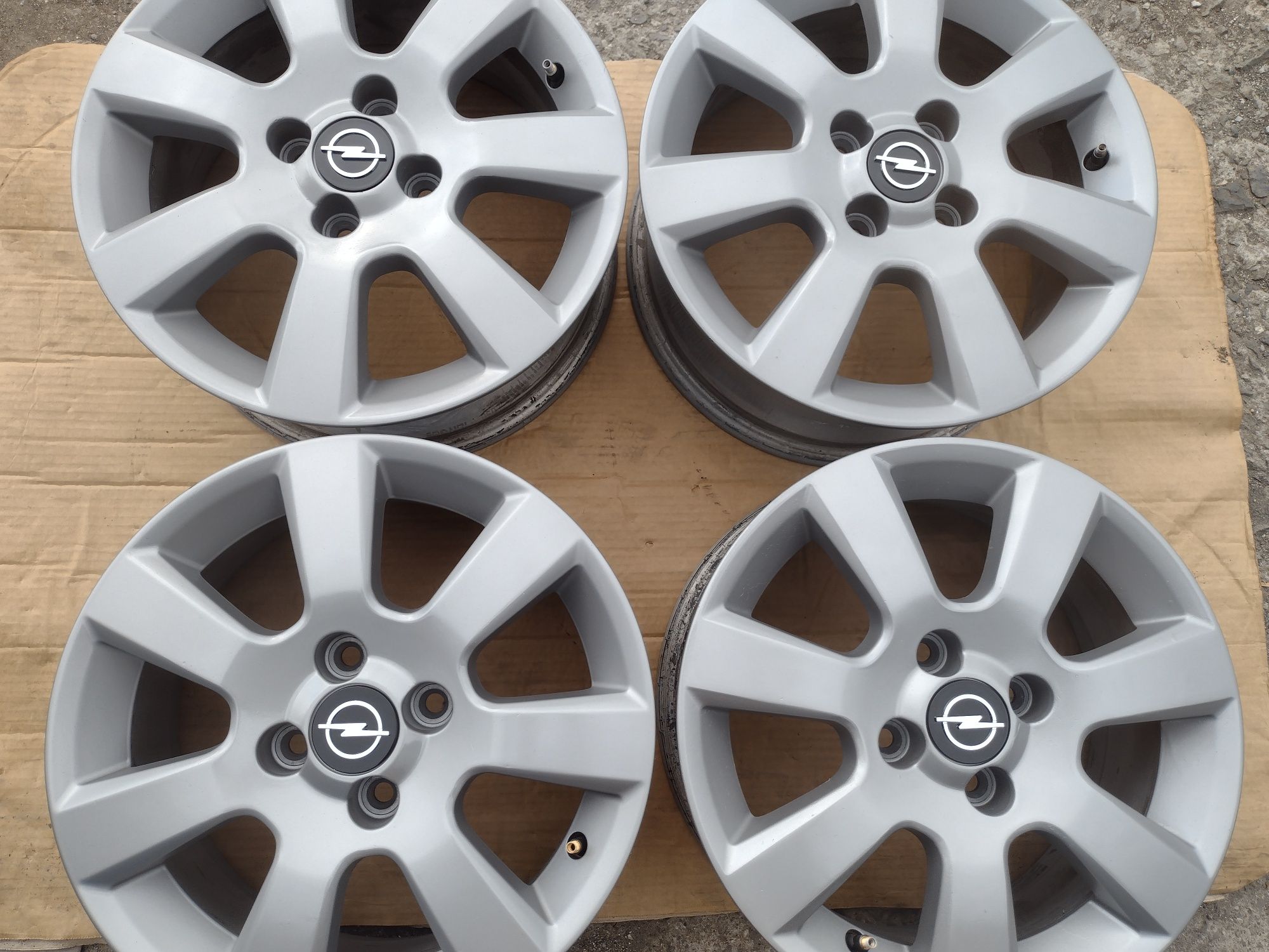 Оригинални 15-4х100 ЕТ49 6j Opel Corsa