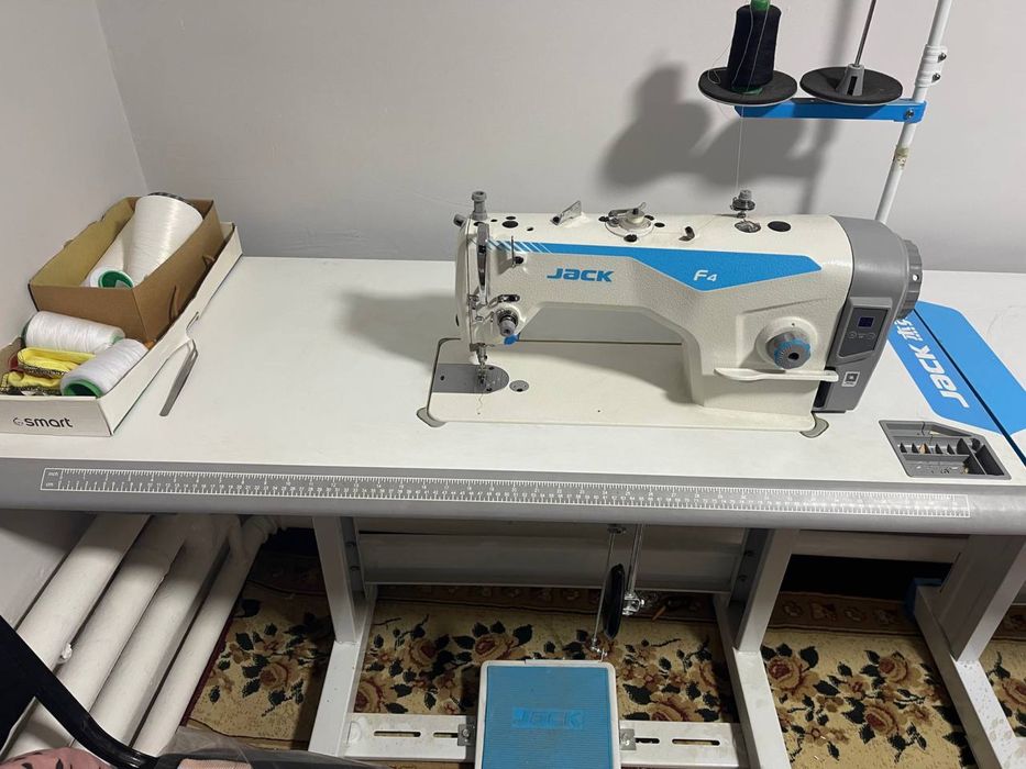 Тикув мошинаси Jack f4 ва Оверло сотилади. Холати идеал