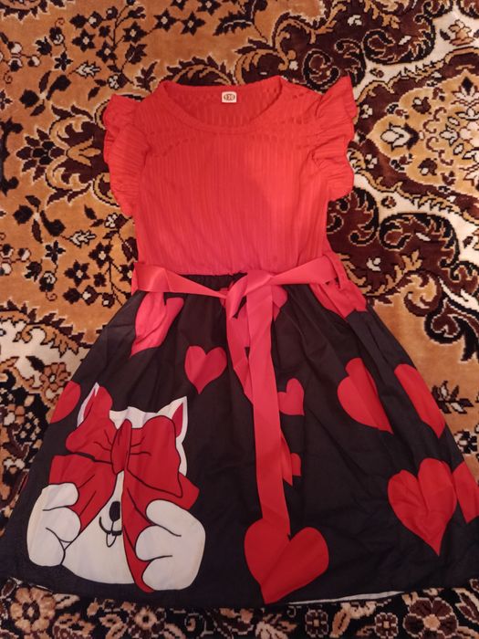 Продам платье новое р 130 на 6-8 лет