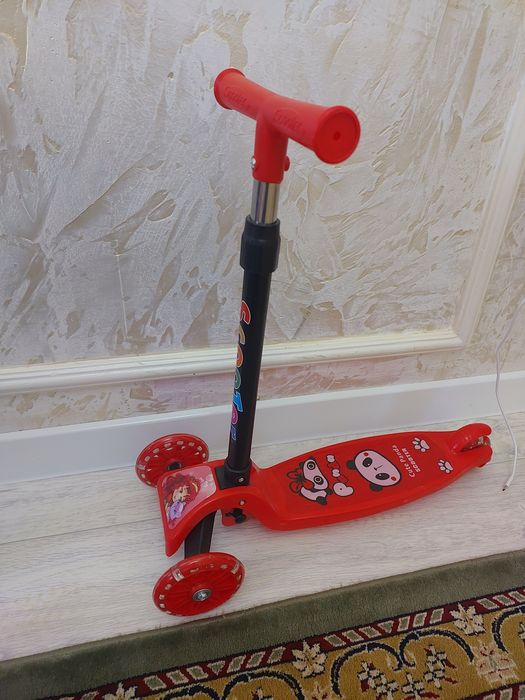 Самокат детский новый