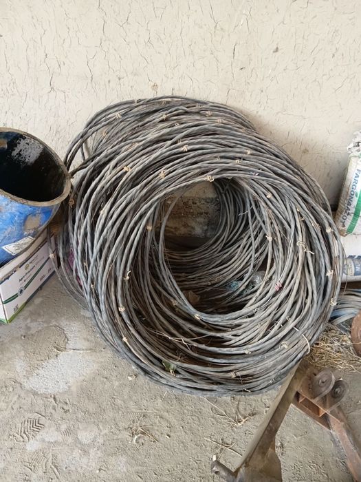 Kabel 10 -lik  b-u 1 yil ishlagan 1metr -8mingdan