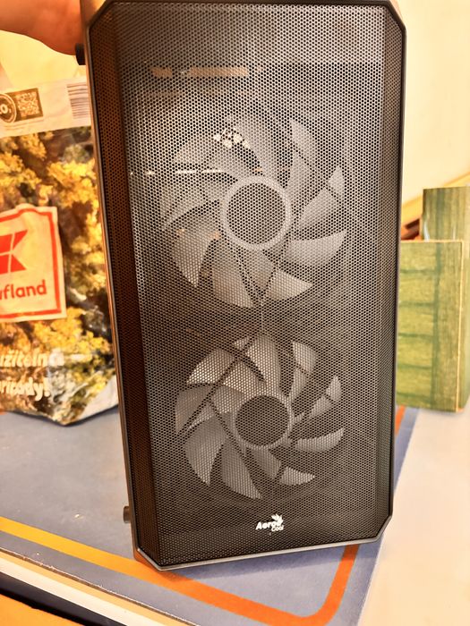 Кутия за компютър