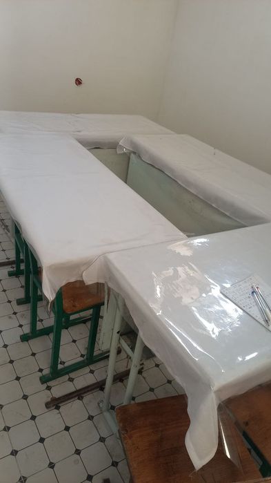 10 ta komplekt parta stulchiklari bilan.